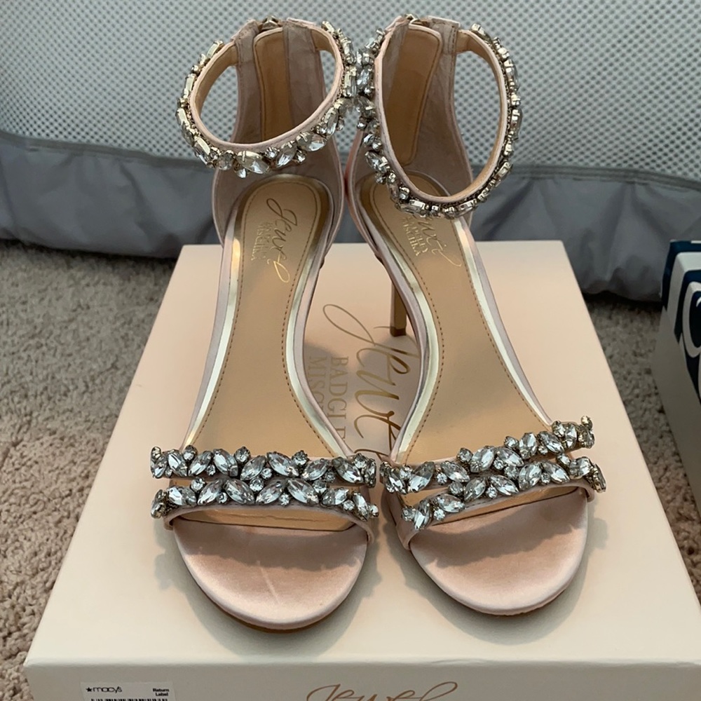 Badgley Mischka "Caroline" shoes Size 6